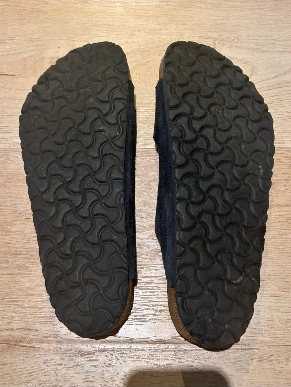 Birkenstock Arizona Soft Footbed Suede Leather sandals in US 10-10.5/ EU 43